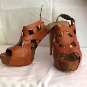 Brown leather and faux wood heels - size 8